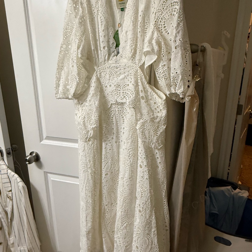 NWT Richelieu Warm-White Gown with Puff Sleeves and Plunge Neckline